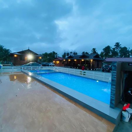 Tts Staycation Chalet カンポン・ペナリック エクステリア 写真